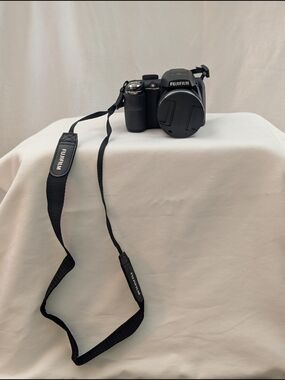 Fujifilm S3200 Fine pux Digital Camera